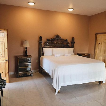 Indigo Beach Villa Black River Exterior photo