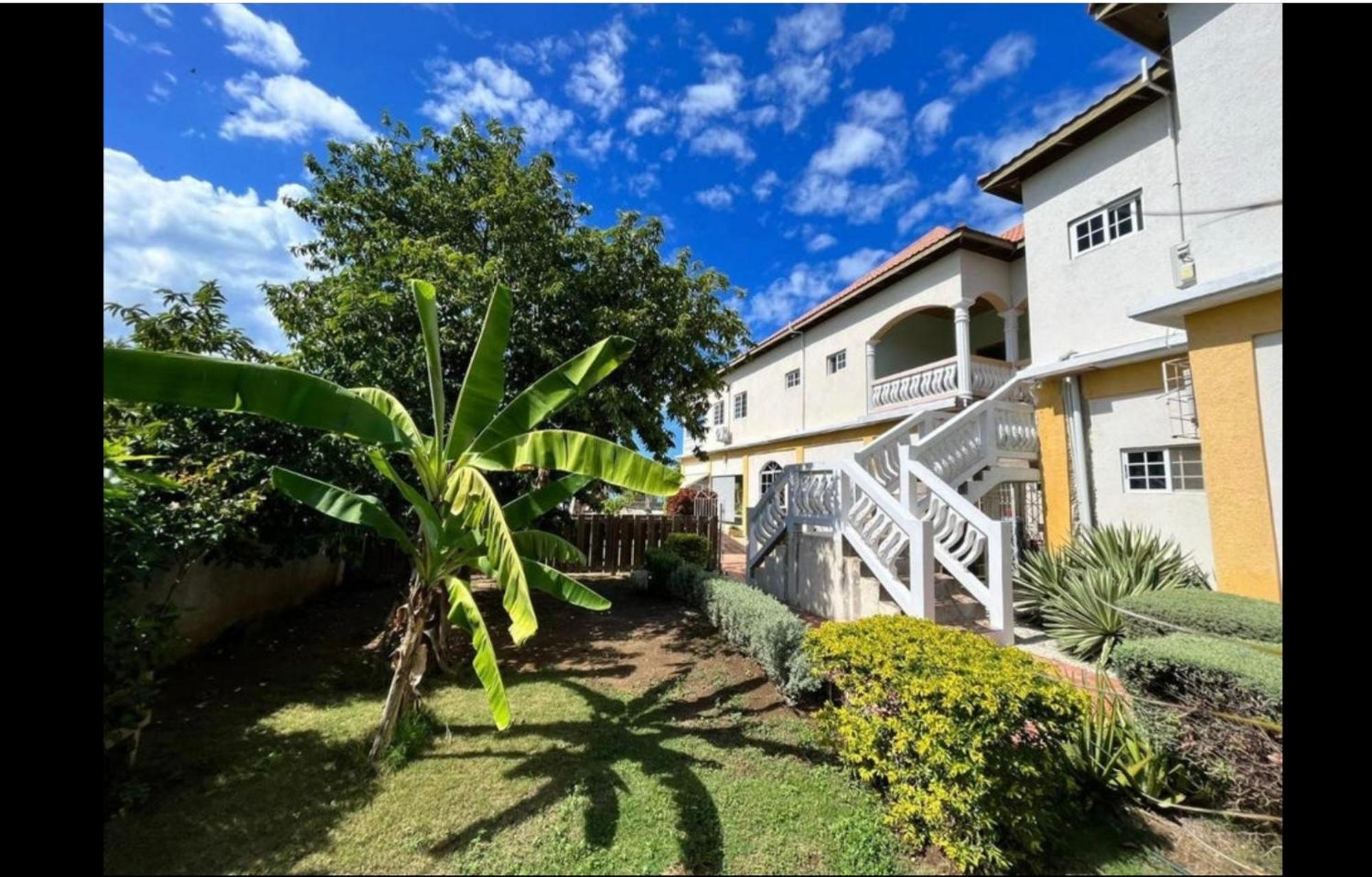 Indigo Beach Villa Black River Exterior photo