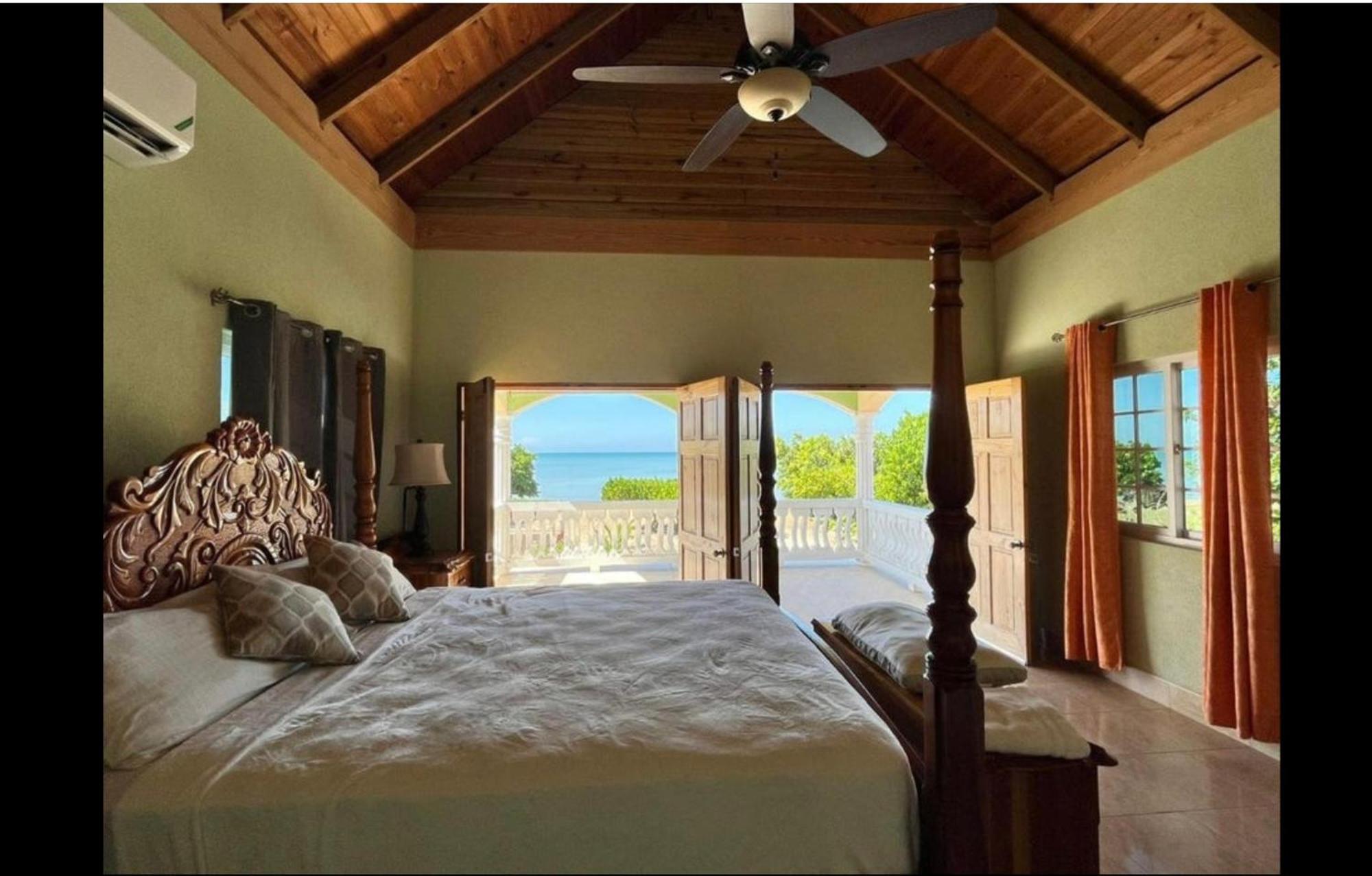 Indigo Beach Villa Black River Exterior photo