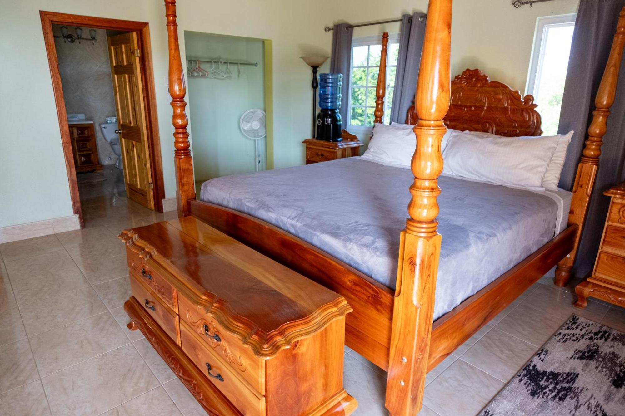 Indigo Beach Villa Black River Exterior photo