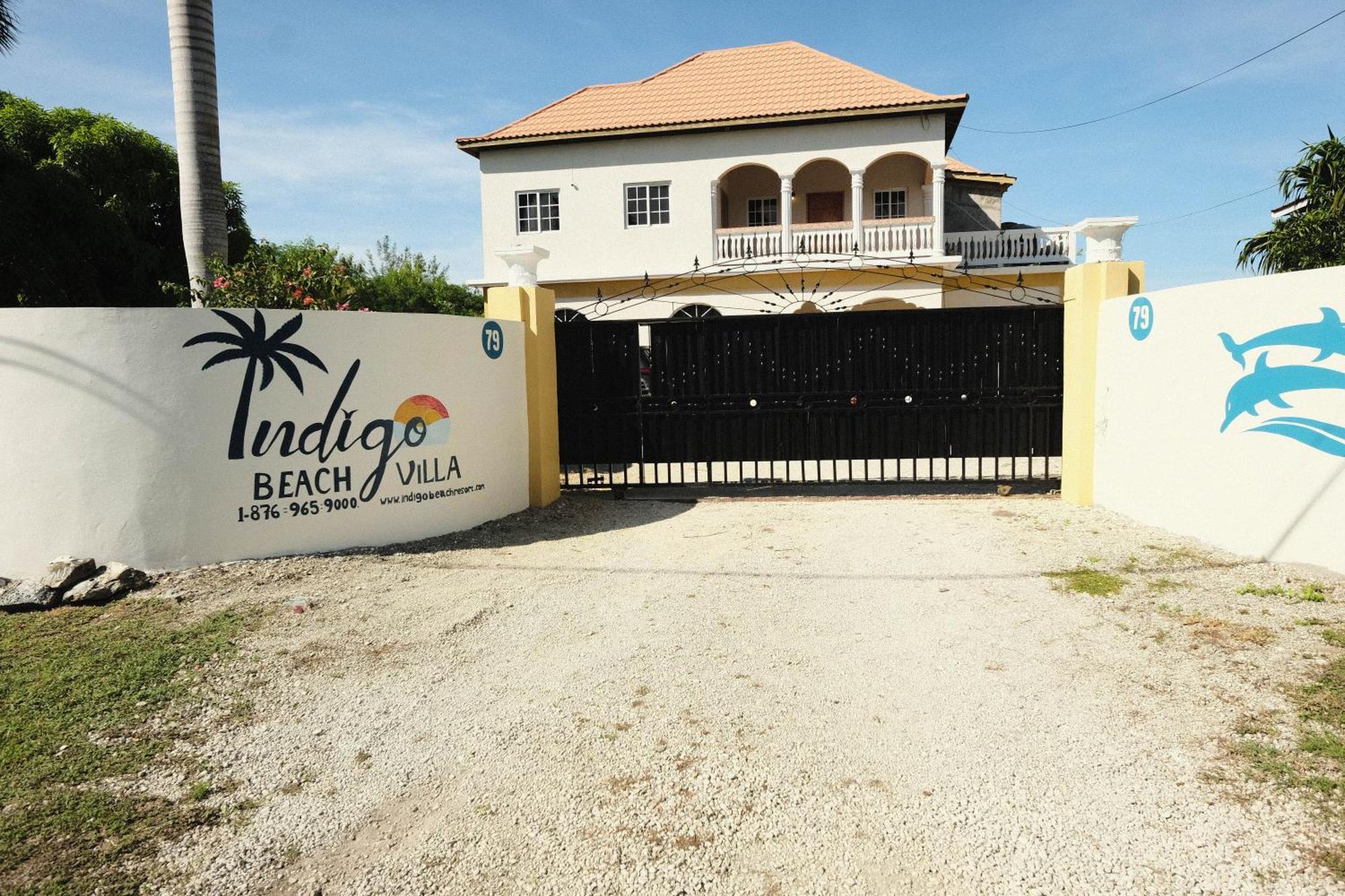 Indigo Beach Villa Black River Exterior photo